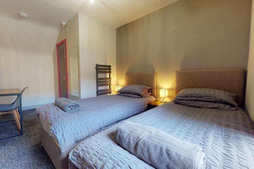 Neat Retreat Graig Pontypridd Villa ภายนอก รูปภาพ